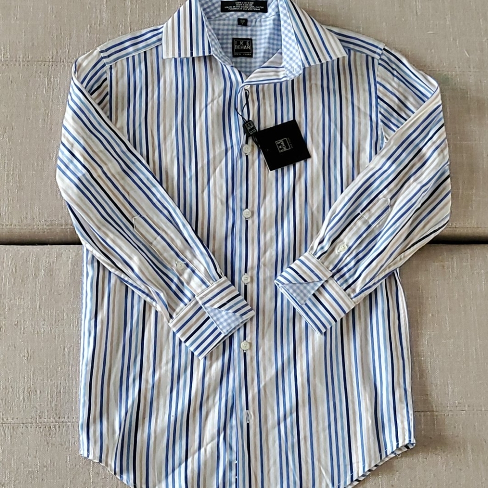 Boys Button down shirt- new size small